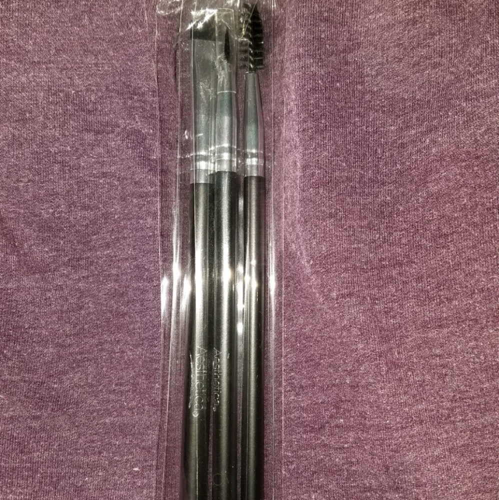 Aesthetica Cosmetics Pro Brush Series